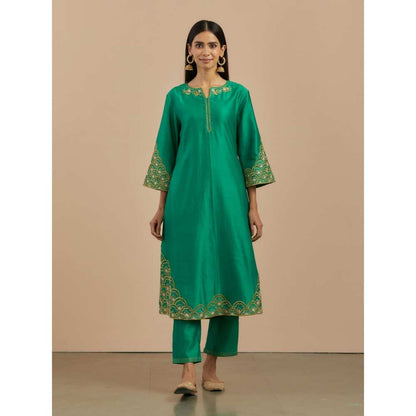 Priya Chaudhary Green Embroidered Chanderi Silk Kurta