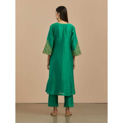 Priya Chaudhary Green Embroidered Chanderi Silk Kurta