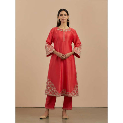 Priya Chaudhary Red Embroidered Chanderi Silk Kurta
