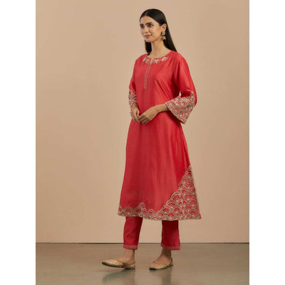 Priya Chaudhary Red Embroidered Chanderi Silk Kurta