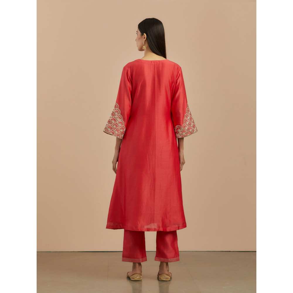 Priya Chaudhary Red Embroidered Chanderi Silk Kurta