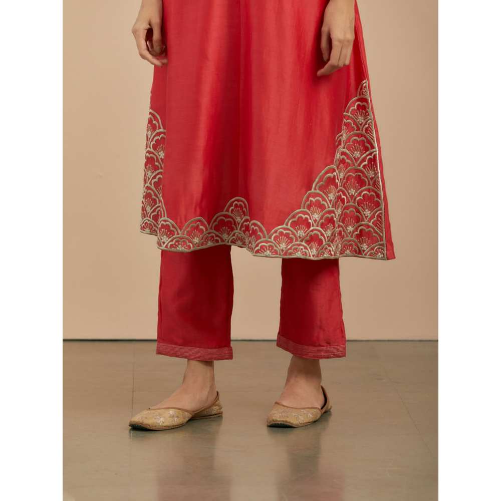 Priya Chaudhary Red Embroidered Chanderi Silk Kurta