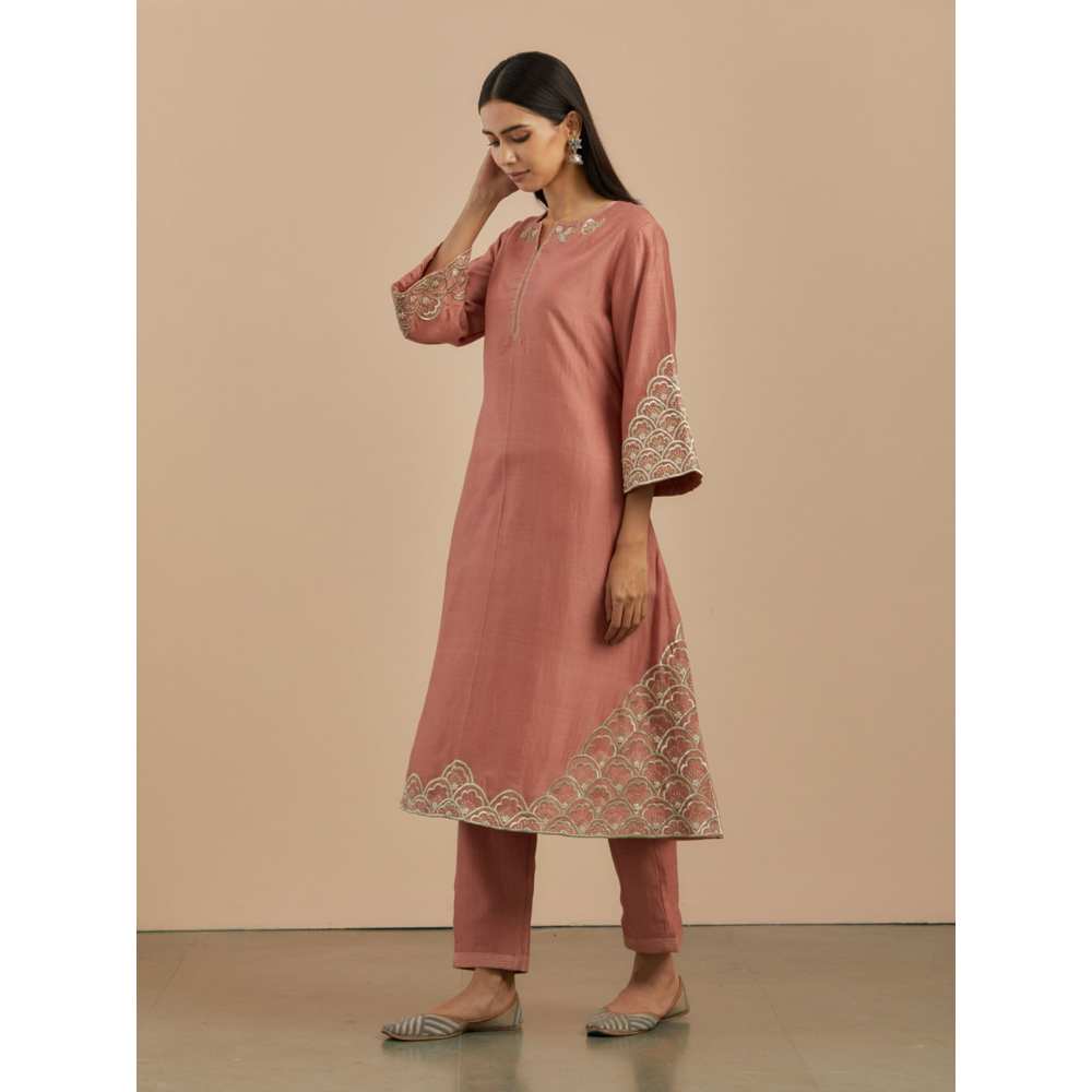 Priya Chaudhary Dust Pink Embroidered Chanderi Silk Kurta