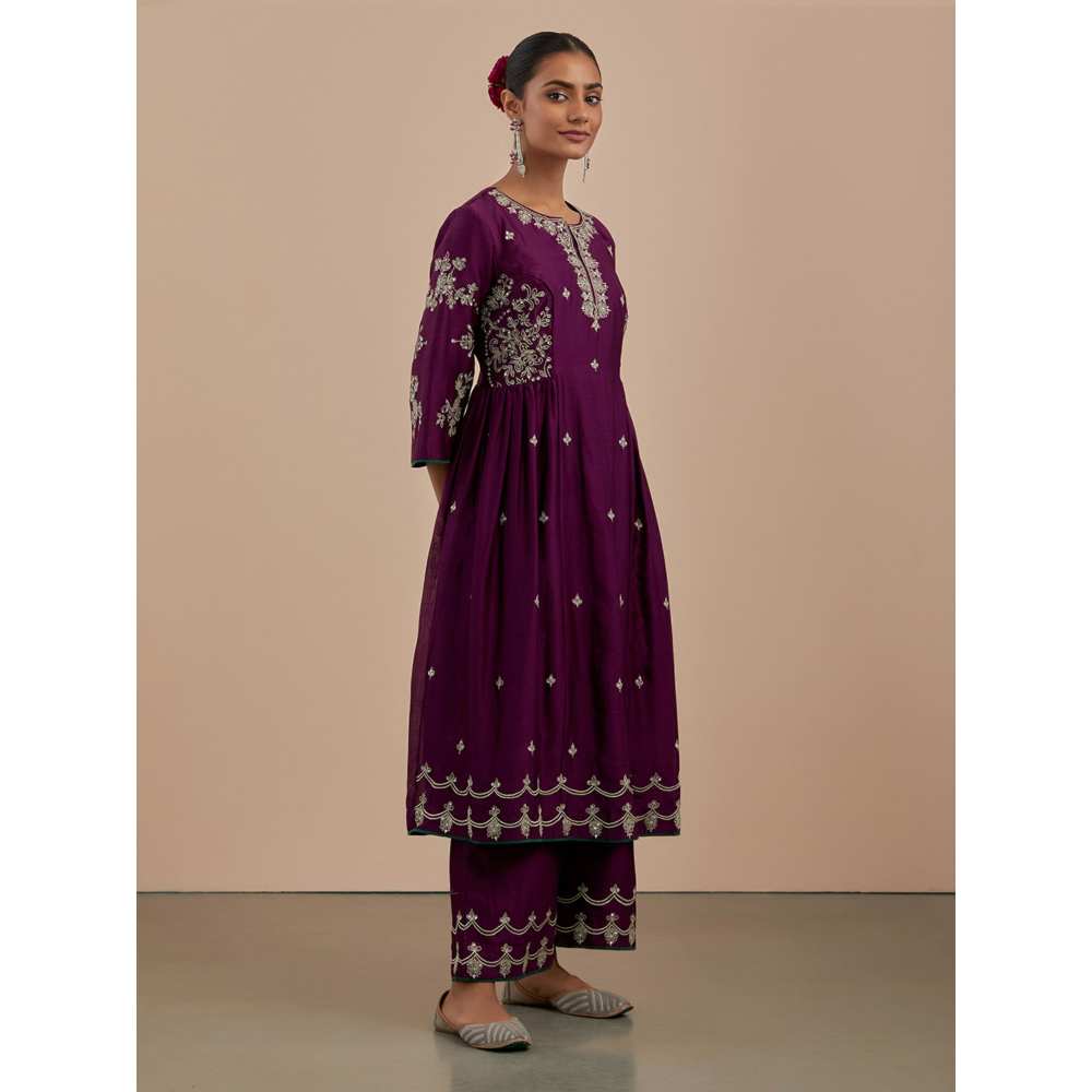 Priya Chaudhary Purple Embroidered Chanderi Silk Kurta
