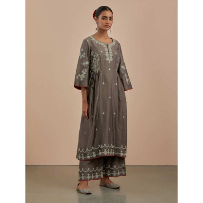 Priya Chaudhary Grey Embroidered Chanderi Silk Kurta
