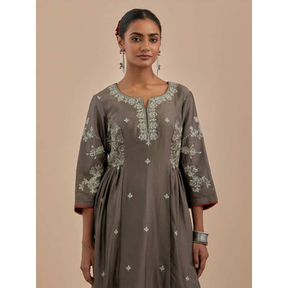 Priya Chaudhary Grey Embroidered Chanderi Silk Kurta