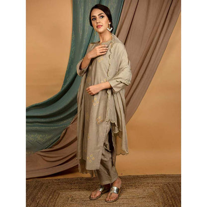 Priya Chaudhary Grey Embroidered Chanderi Silk Kurta