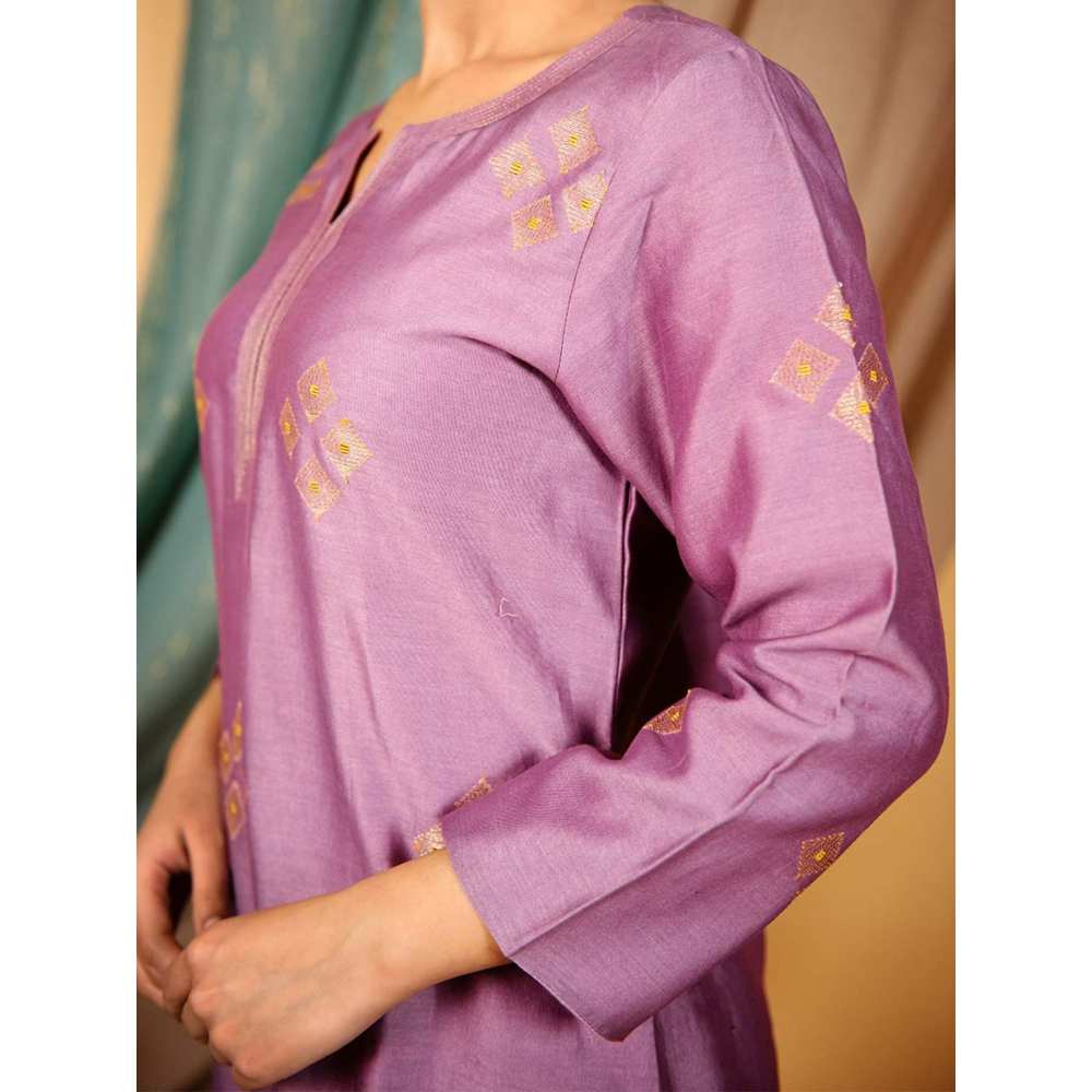 Priya Chaudhary Purple Embroidered Chanderi Silk Kurta