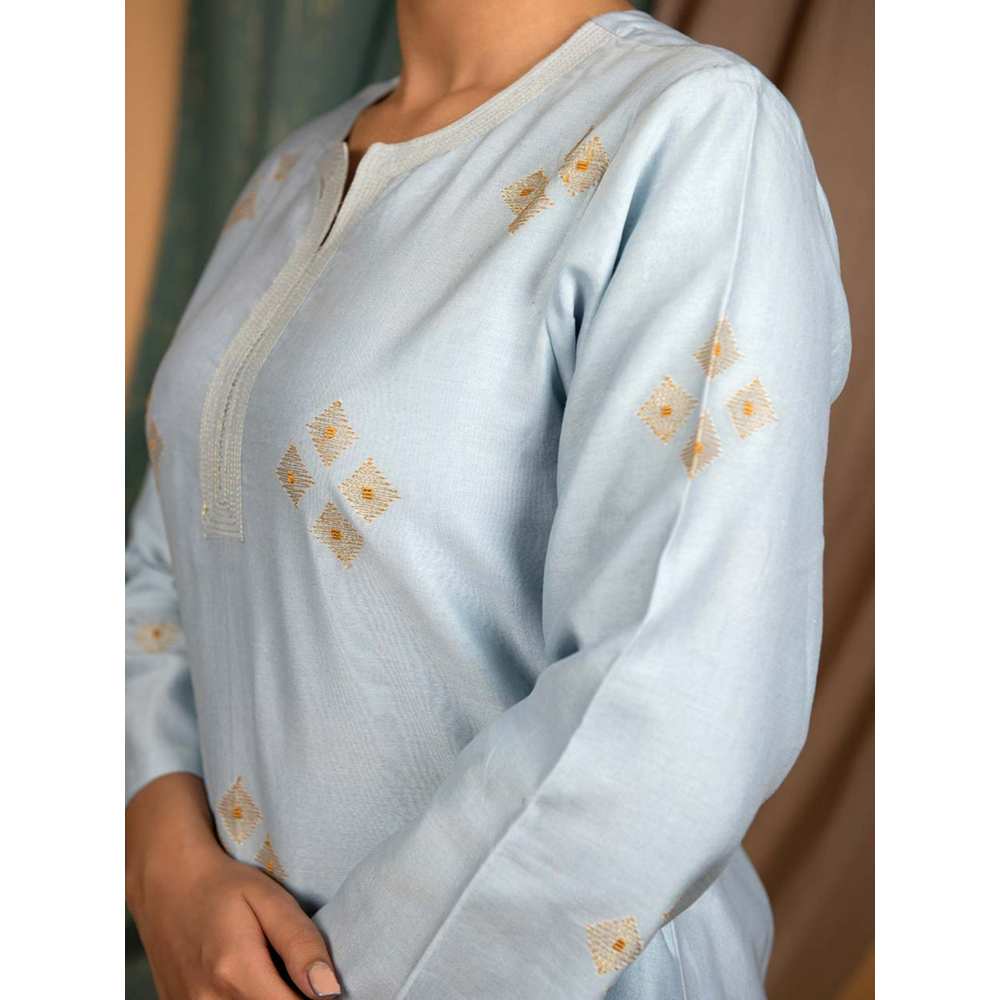 Priya Chaudhary Powder Blue Embroidered Chanderi Silk Kurta