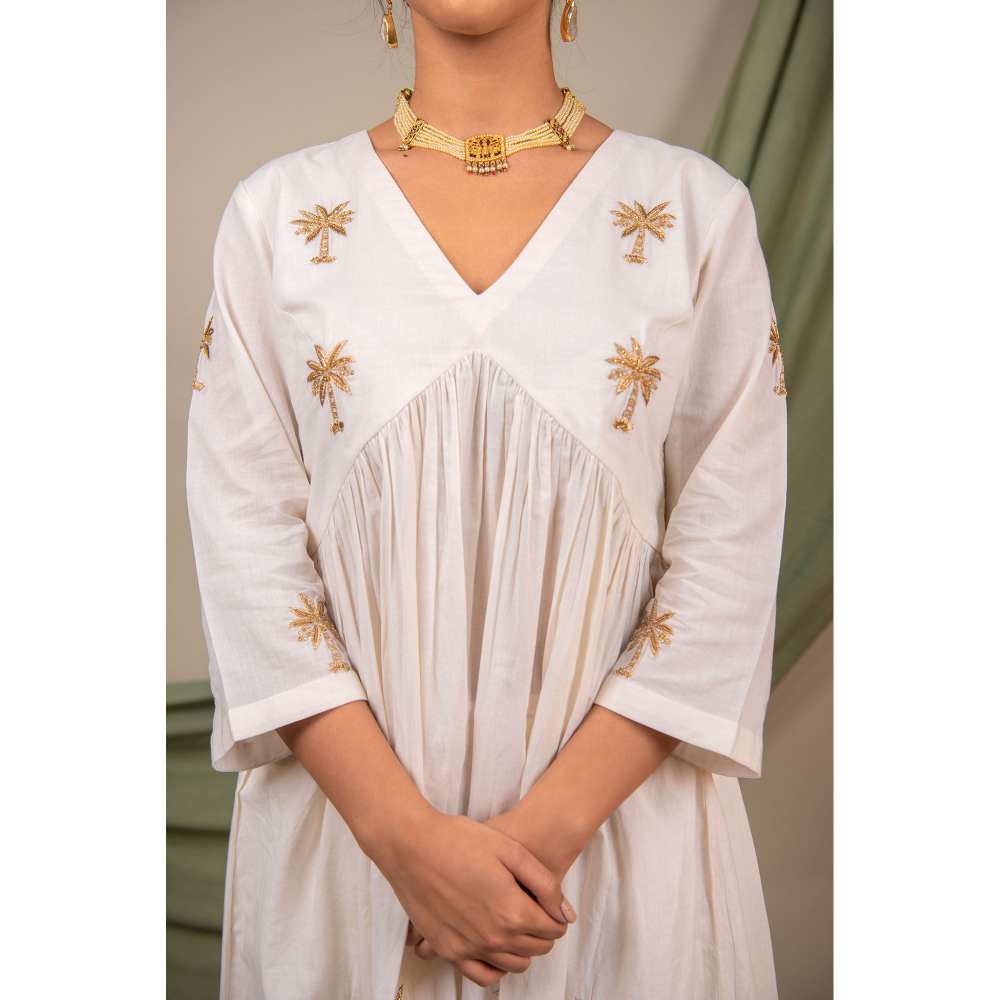 Priya Chaudhary Off White Embroidered Kurta and Pant with Dupatta (Set of 3)