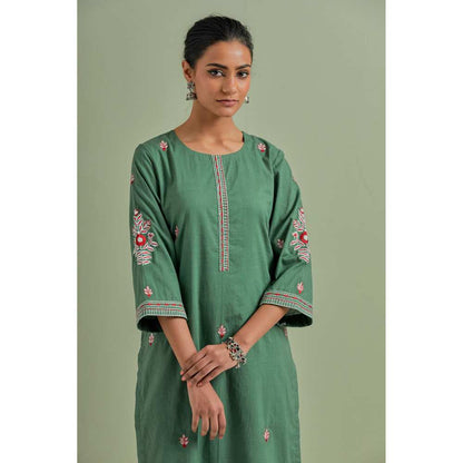Priya Chaudhary Cotton Embroidered Green Kurta