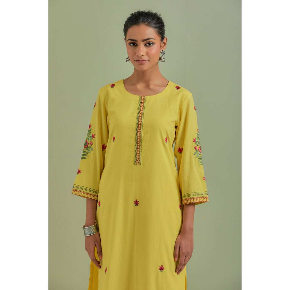 Priya Chaudhary Cotton Embroidered Yellow Kurta with Pant and Dupatta (Set of 3)