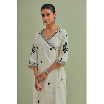Priya Chaudhary Cotton Embroidered Off White Kurta with Pant and Dupatta (Set of 3)