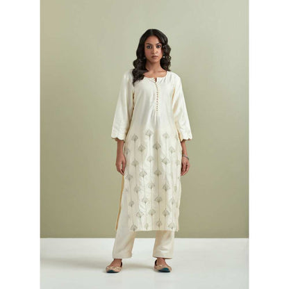 Priya Chaudhary Chanderi Embroidered Off White Kurta with Pant (Set of 2)