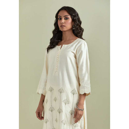Priya Chaudhary Chanderi Embroidered Off White Kurta with Pant (Set of 2)