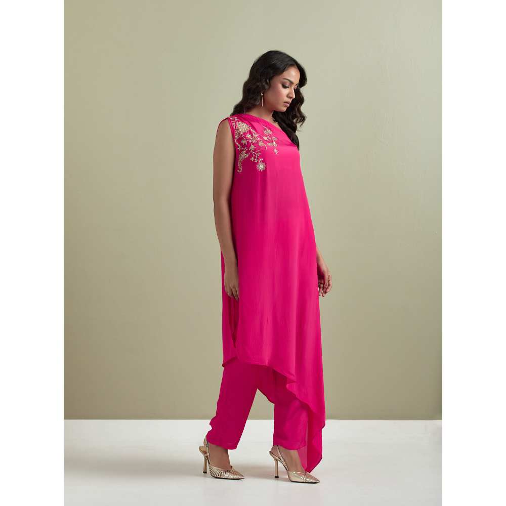 Priya Chaudhary Pink Embroidered Crepe Kurta