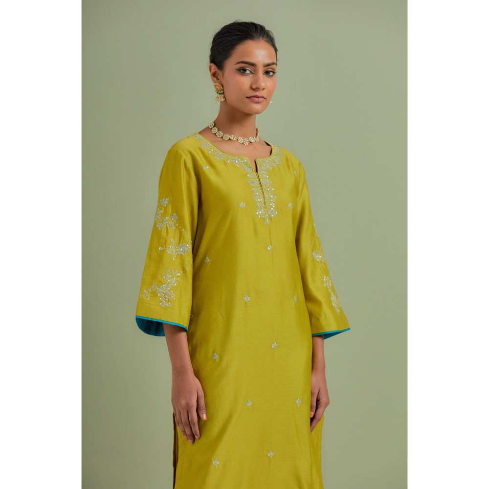 Priya Chaudhary Green Embroidered Chanderi Silk Kurta Palazzo and Dupatta (Set of 3)