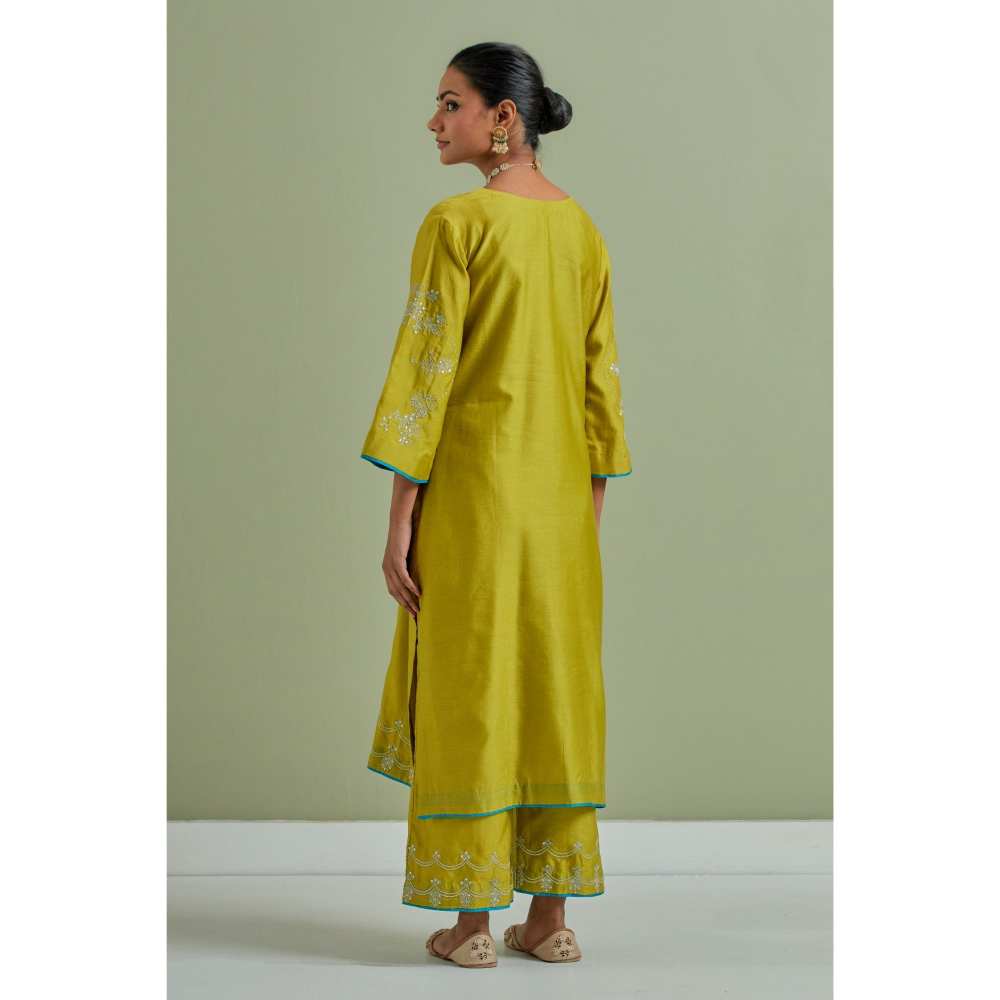 Priya Chaudhary Green Embroidered Chanderi Silk Kurta Palazzo and Dupatta (Set of 3)
