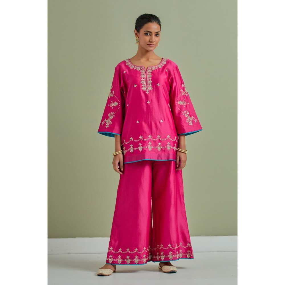 Priya Chaudhary Pink Embroidered Chanderi Silk Kurta