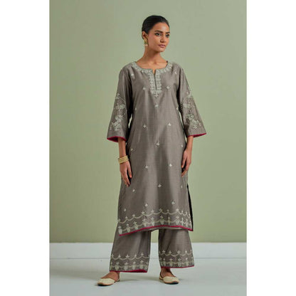 Priya Chaudhary Grey Embroidered Chanderi Silk Kurta