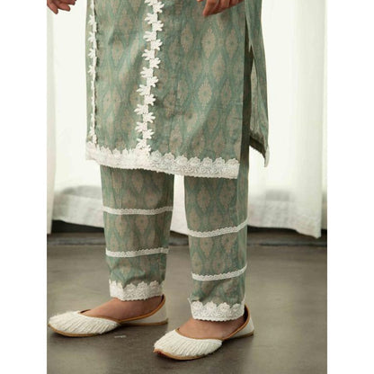 Roze Zareena Pant