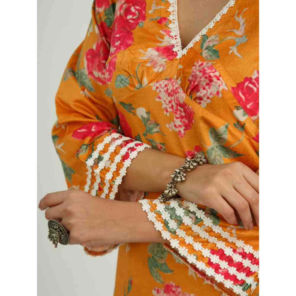 Roze Fareeha Velvet Kurta