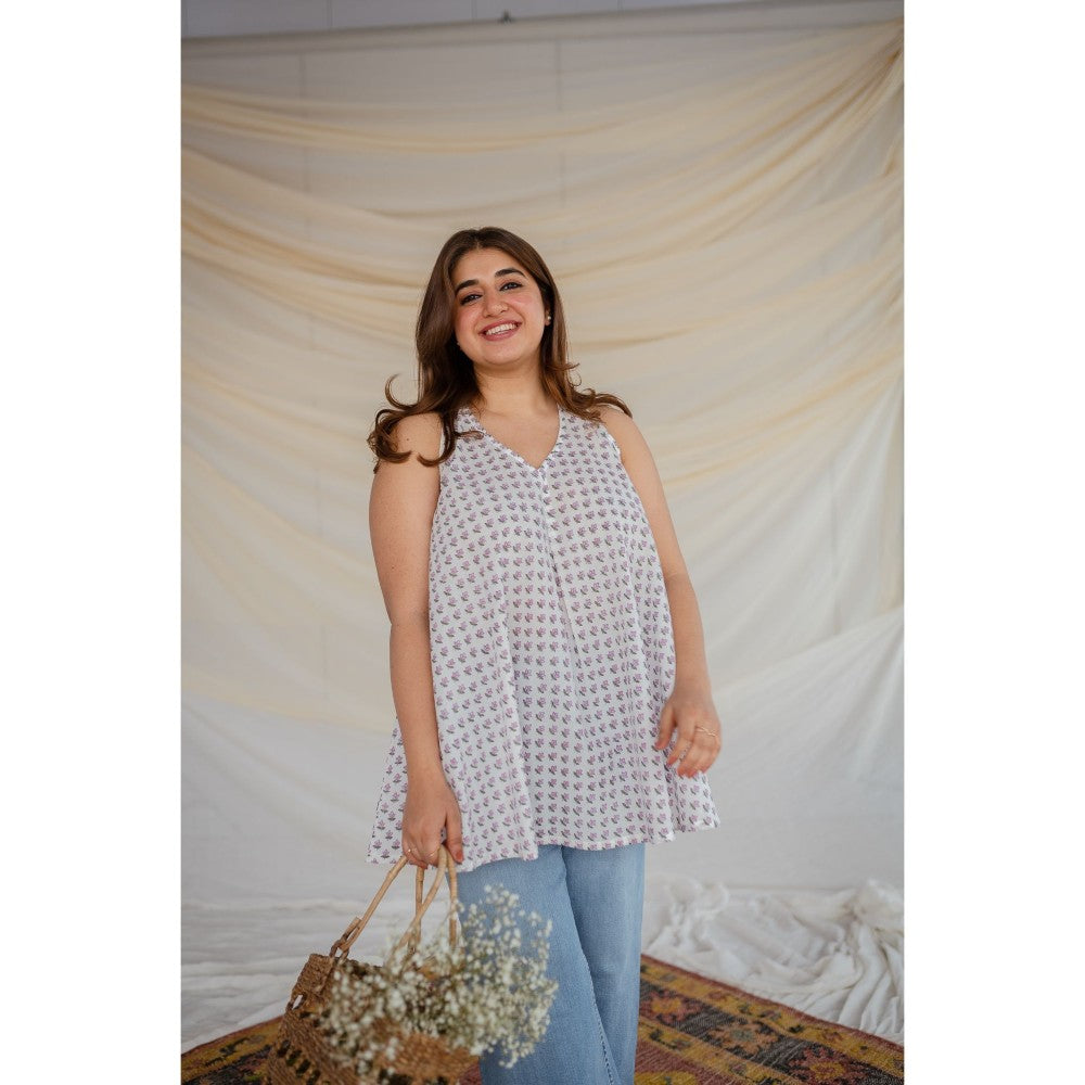 The Indian Ethnic Co. White Floral Sanganeri Organic Cotton Top