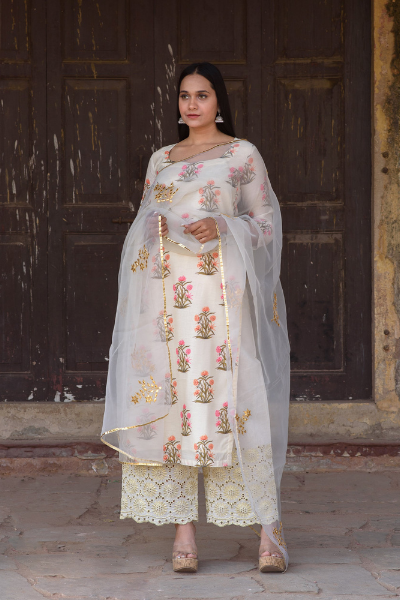 Mehnaaz Creme Set