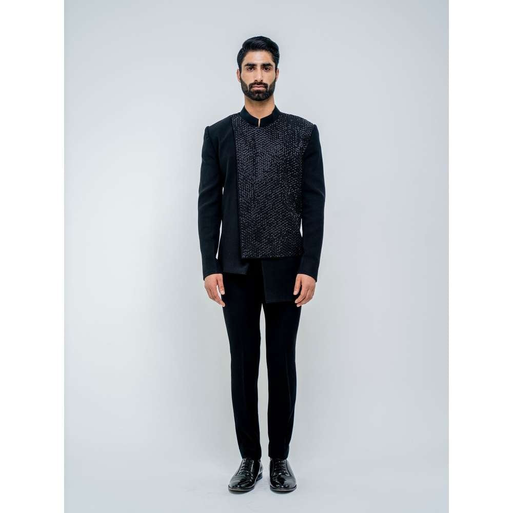Varun Chakkilam Black Metallic Bandhgala with Pant (Set of 2)