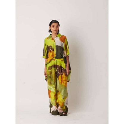 YAVI Women's Orgey Tie & Dye & Printed Green Shirt