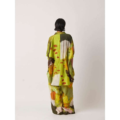YAVI Women's Orgey Tie & Dye & Printed Green Shirt