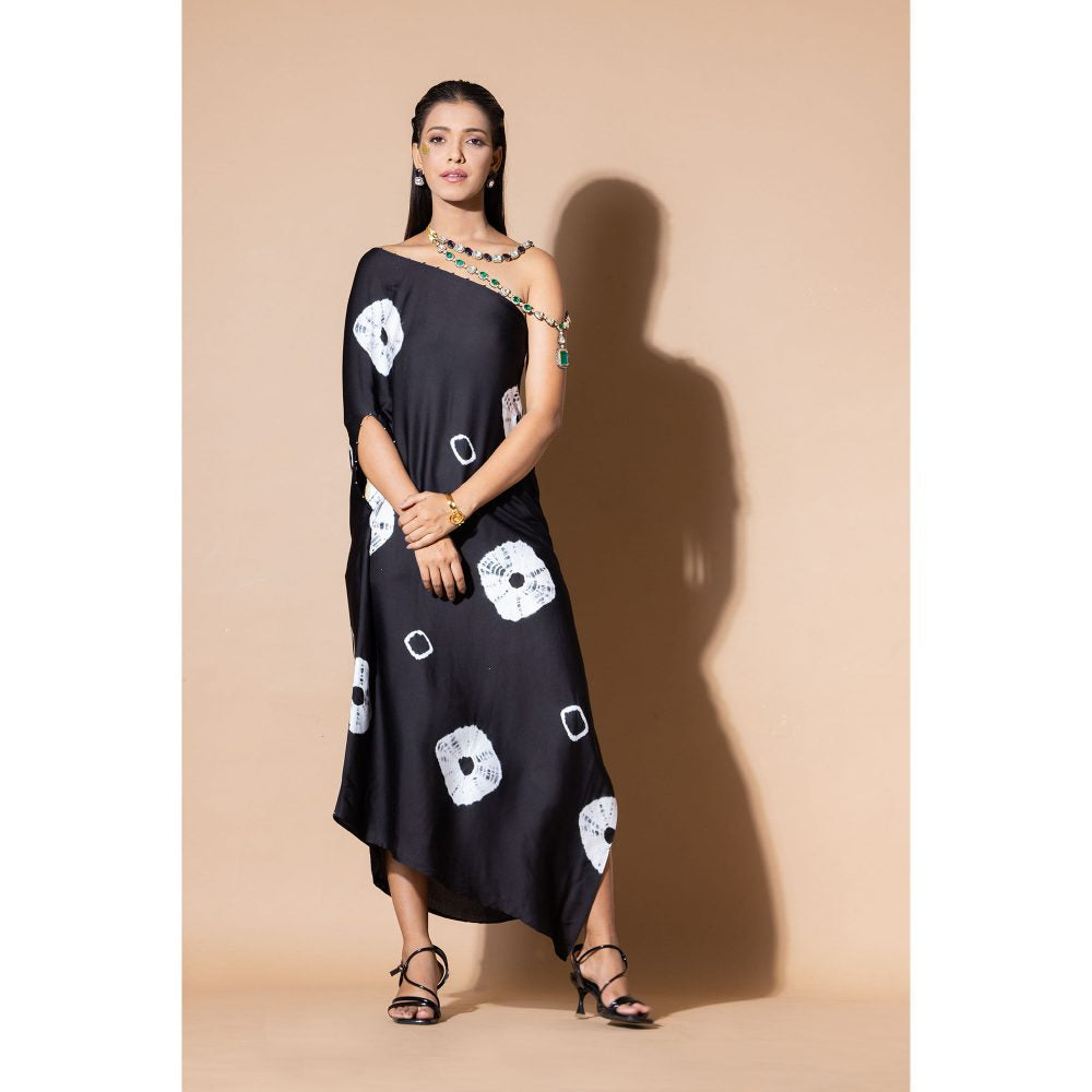 Zeefaa Black Lining Off Shoulder Kaftan